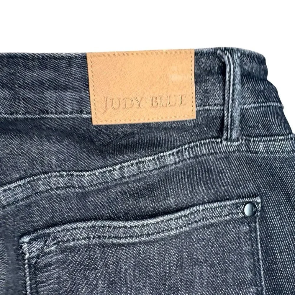 Judy Blue Avon Tummy Control Skinny Jean in Black Wash Sz 7/28. Great Condition